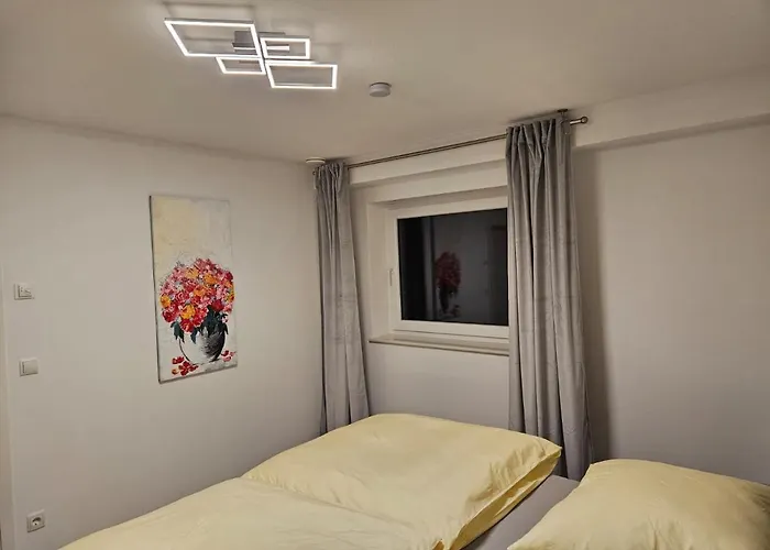 Charmante Und Stilvolle *