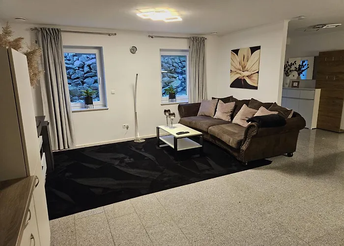 Charmante Und Stilvolle *